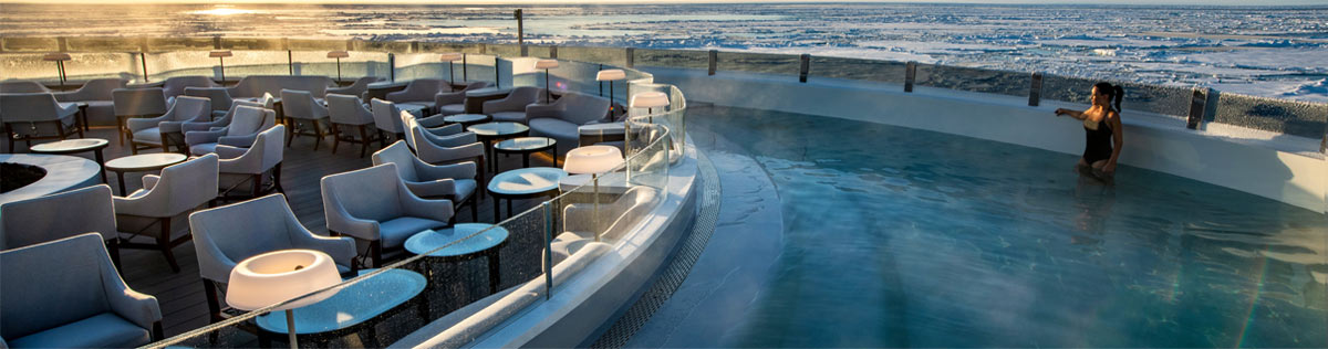 極地露天溫泉「藍色潟湖」